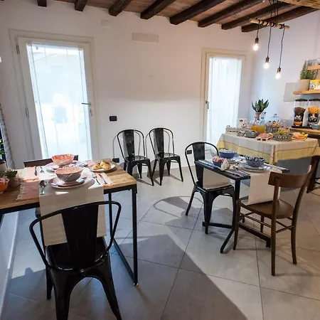 Luna Sul Tetto ベッド・アンド・ブレックファスト 4*