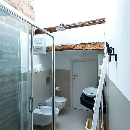 Luna Sul Tetto Bed & Breakfast 4*